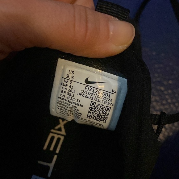 Sneakers for Optimal performance - Picture 2 of 4